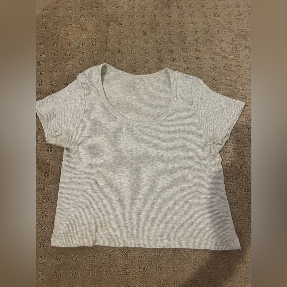 brandy melville light gray baby tee